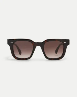 04 Sunglasses in Tortoise