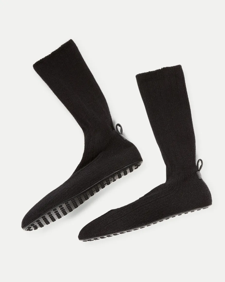 Flexible Knit Shoe in Black
