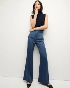 Mazzy Cashmere Turtleneck in Navy