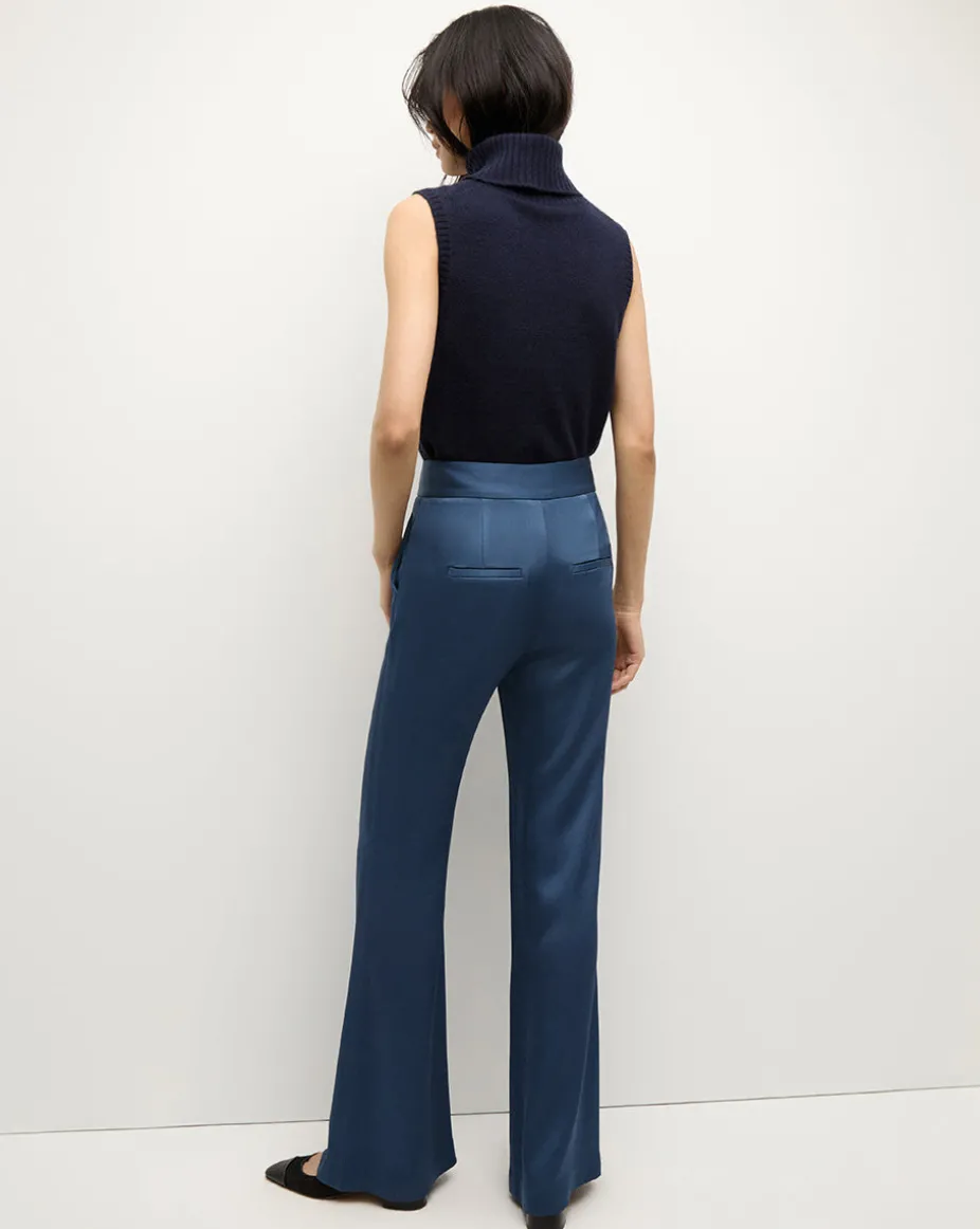 Mazzy Cashmere Turtleneck in Navy